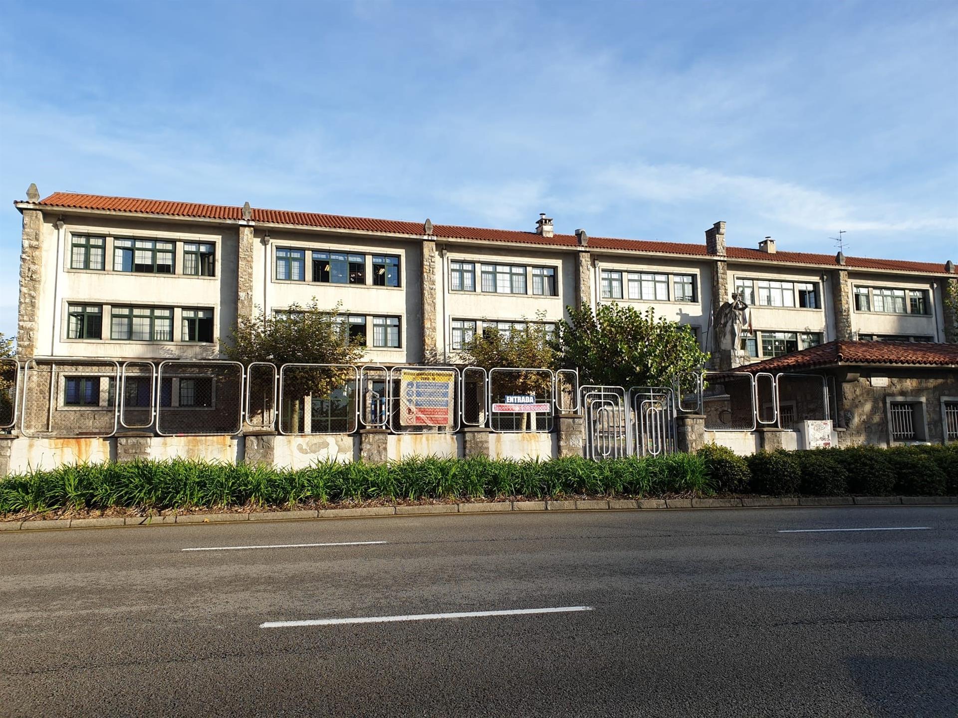 Educación propone un ‘llamamiento exprés’ de interinos para paliar las bajas Educación propone un ‘llamamiento exprés’ de interinos para paliar las bajas