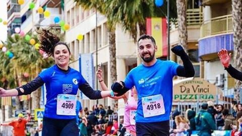 La alegr&iacute;a de la Mitja Marat&oacute; de Santa Pola volver&aacute; a recorrer las calles de la villa marinera.