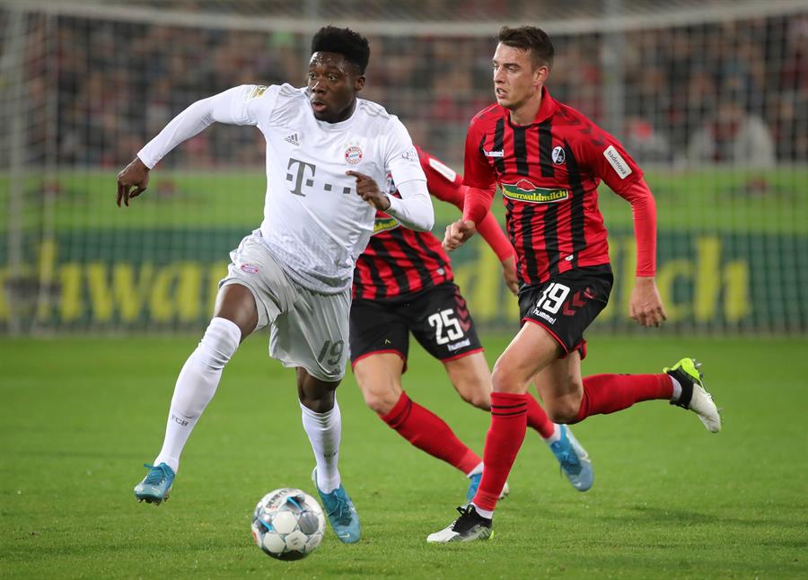Alphonso Davies, baja "hasta nuevo aviso" por una miocarditis tras contraer el coronavirus Alphonso Davies, baja "hasta nuevo aviso" por una miocarditis tras contraer el coronavirus