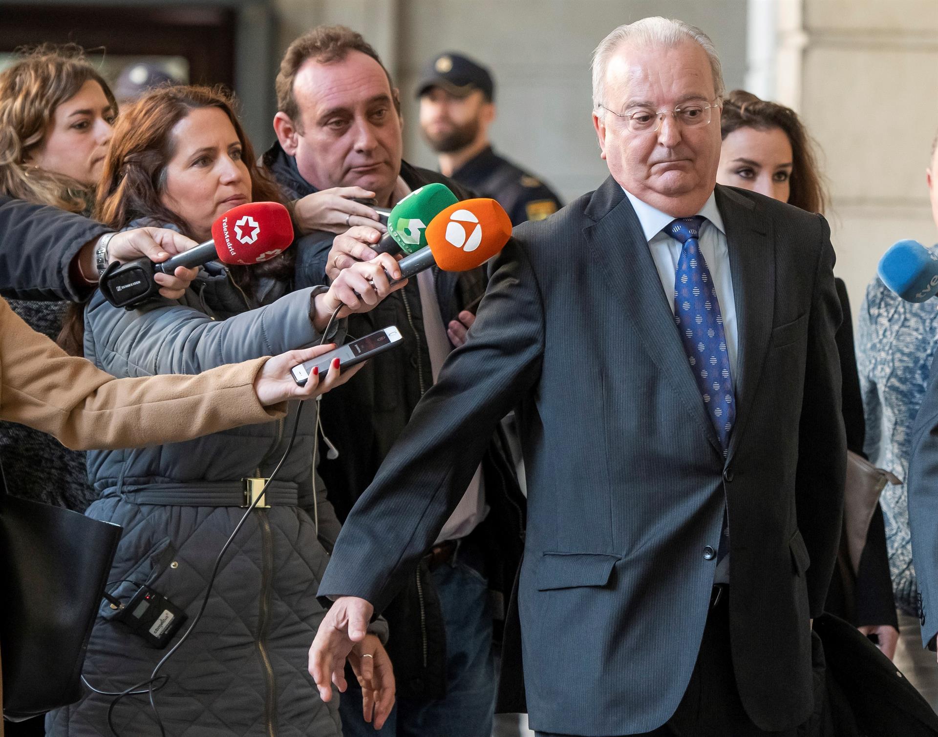 Caso de los ERE de Andalucía: Condenan al exconsejero Antonio Fernández a 7 años de cárcel Caso de los ERE de Andalucía: Condenan al exconsejero Antonio Fernández a 7 años de cárcel