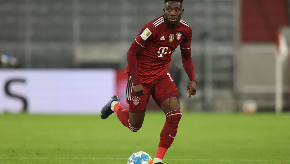 Detectan a Alphonso Davies, jugador del Bayern de Múnich, una miocarditis tras superar el coronavirus