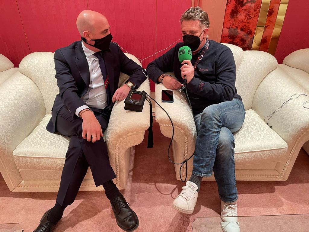 Luis Rubiales: "El fútbol femenino en Arabia Saudí ha evolucionado mucho desde que firmamos el acuerdo hace tres años" Luis Rubiales: "El fútbol femenino en Arabia Saudí ha evolucionado mucho desde que firmamos el acuerdo hace tres años"
