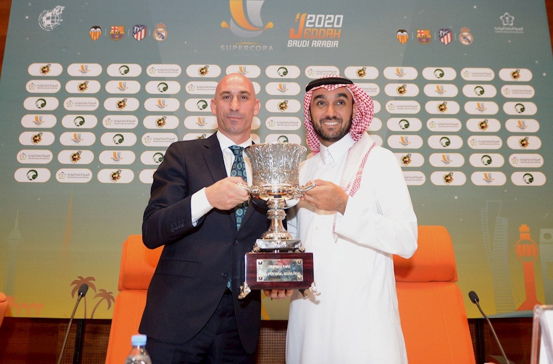 Las claves de la Supercopa de España: ¿por qué en Arabia Saudí? ¿blanquea al país? ¿desconecta al aficionado del fútbol? Las claves de la Supercopa de España: ¿por qué en Arabia Saudí? ¿blanquea al país? ¿desconecta al aficionado del fútbol?