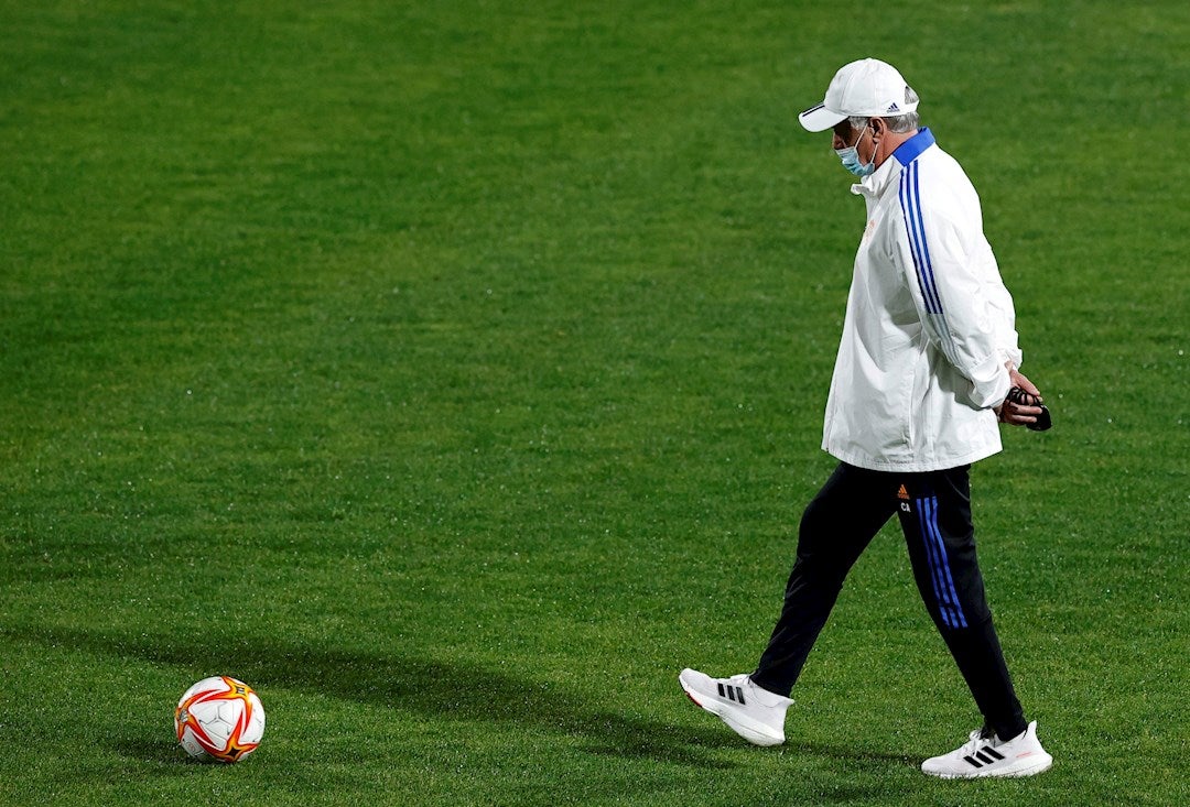 "El Real Madrid no llega relajado, pero sí con muchos menos problemas que el Elche" "El Real Madrid no llega relajado, pero sí con muchos menos problemas que el Elche"