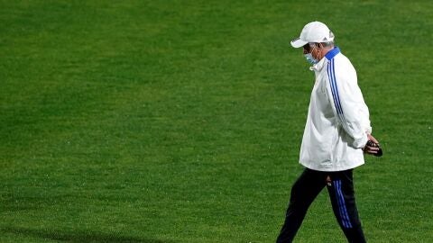 El entrenador del Real Madrid, Carlo Ancelotti, durante un entrenamiento