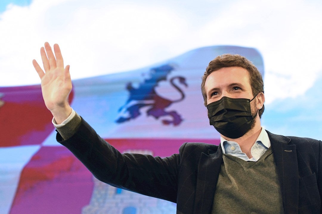 Tertulia: ¿Perjudica al PP aparecer como legitimador de la extrema derecha? Tertulia: ¿Perjudica al PP aparecer como legitimador de la extrema derecha?