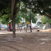 El Consistorio está invirtiendo un millon de euros en la mejora de la mayor parte de parques del municipio El Consistorio está invirtiendo un millon de euros en la mejora de la mayor parte de parques del municipio