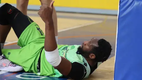 Kamba, del Unicaja Banco Oviedo, en el partido ante Melilla Kamba, del Unicaja Banco Oviedo, en el partido ante Melilla