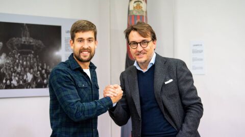 Aitor Fern&aacute;ndez ser&aacute; portero granota hasta 2024