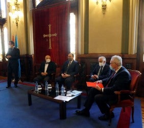 Barbón defiende la Reforma Estatutaria ante sus antecesores, mientras Vigil no la considera necesaria Barbón defiende la Reforma Estatutaria ante sus antecesores, mientras Vigil no la considera necesaria