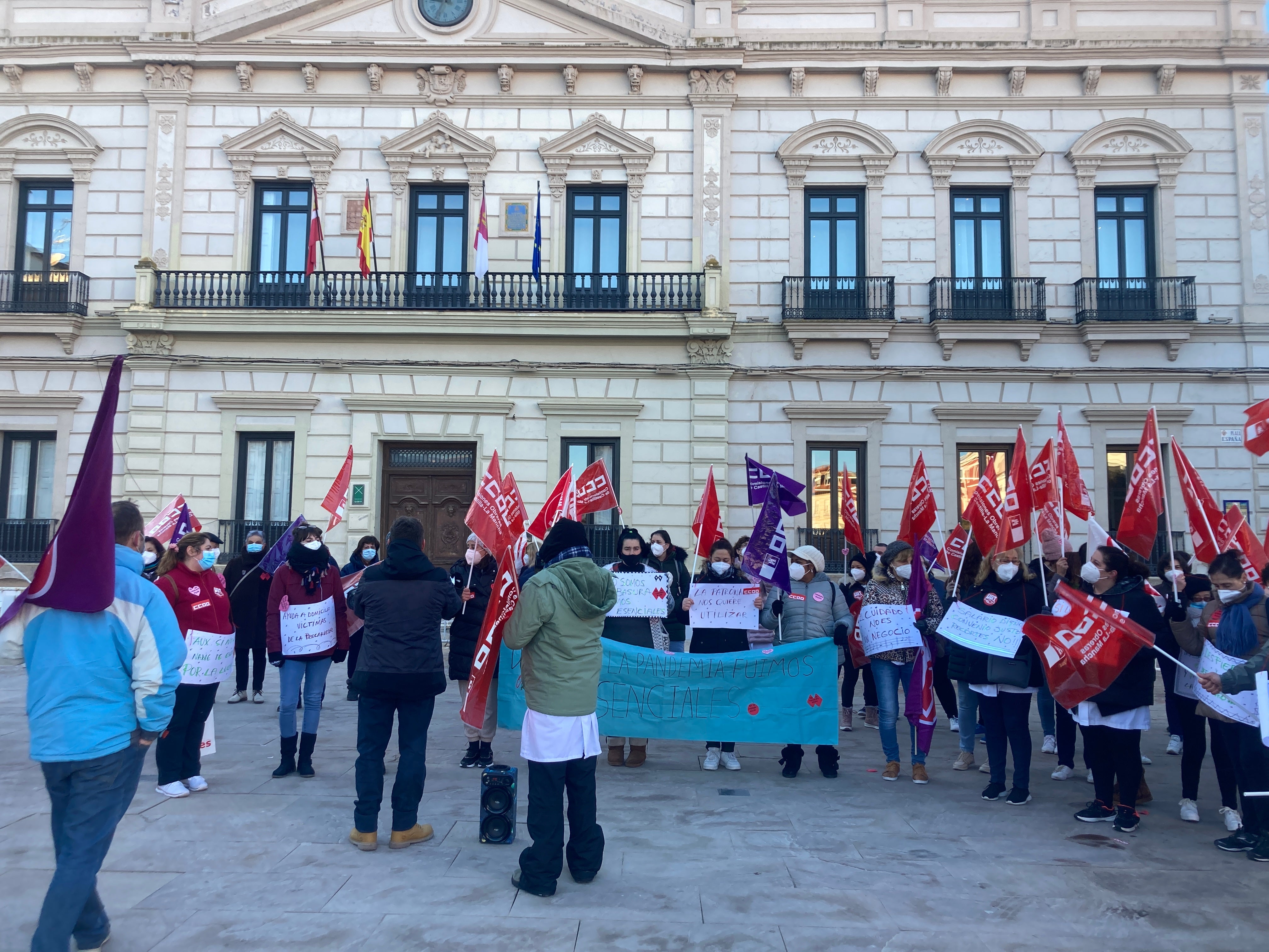EQUO apoya a las trabajadoras del Servicio de Ayuda a Domicilio EQUO apoya a las trabajadoras del Servicio de Ayuda a Domicilio