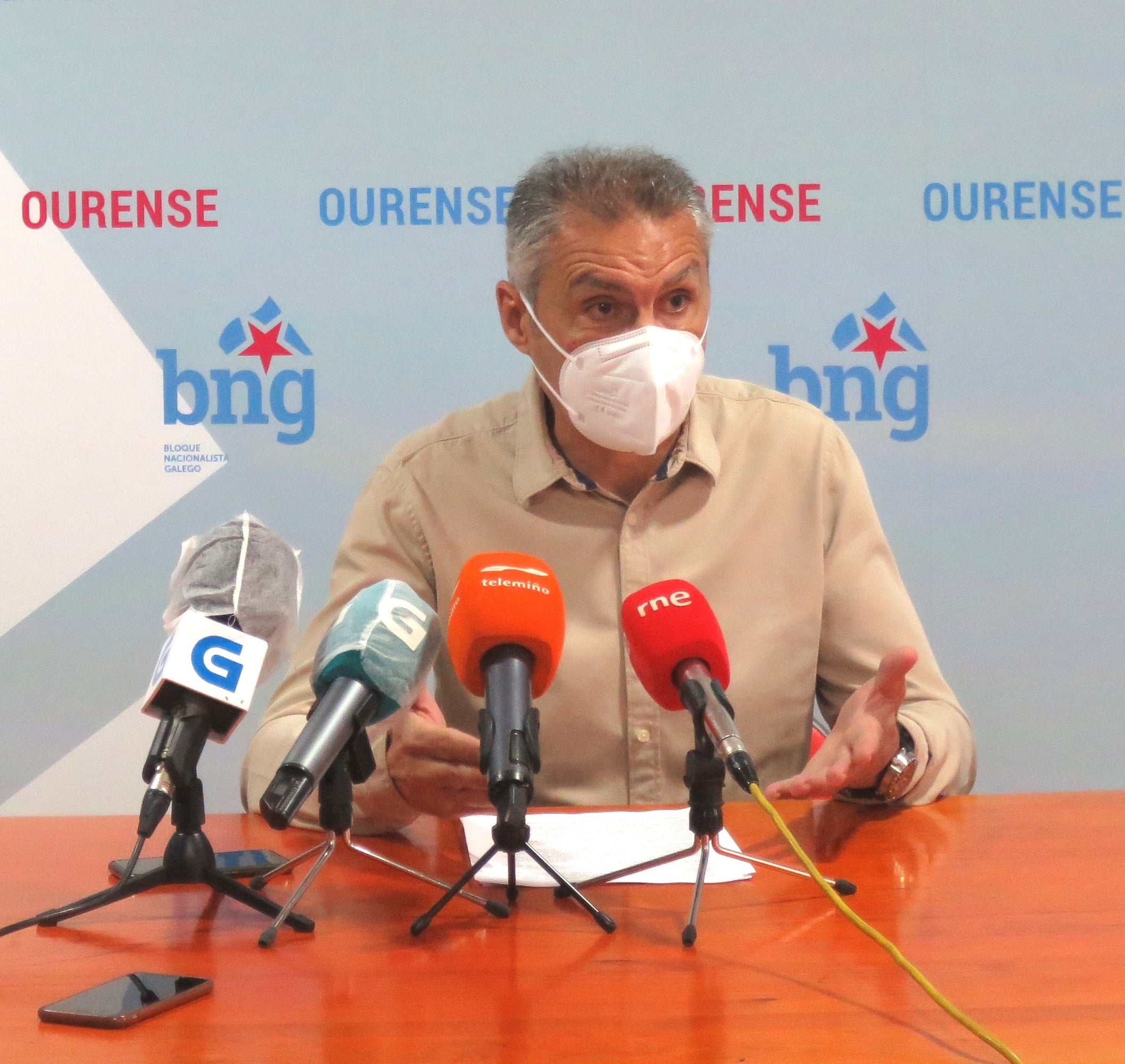 Segundo o BNG, todos os anuncios do Goberno PP-DO referidos ao transporte público son "fume" Segundo o BNG, todos os anuncios do Goberno PP-DO referidos ao transporte público son "fume"