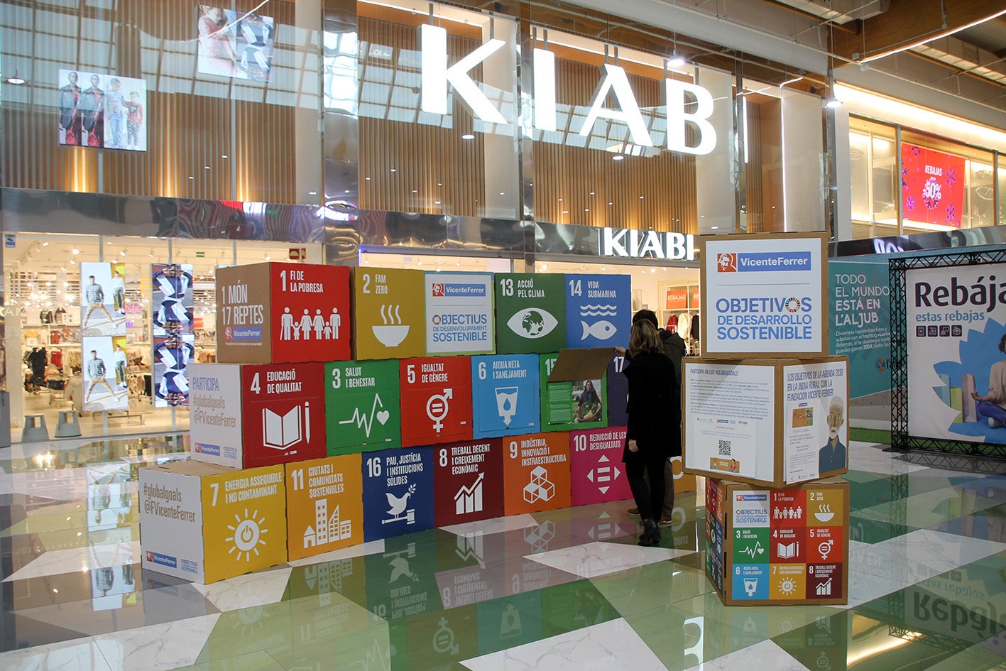 Vicente Molina Foix estará en la Feria del Libro que se desarrolla en el CC L'Aljub de Elche Vicente Molina Foix estará en la Feria del Libro que se desarrolla en el CC L'Aljub de Elche