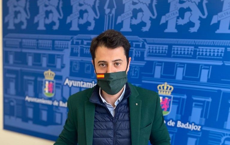 El edil no adscrito, Alejandro Velez, propone a través de una moción prorrogar la ampliación de los espacios de los veladores El edil no adscrito, Alejandro Velez, propone a través de una moción prorrogar la ampliación de los espacios de los veladores