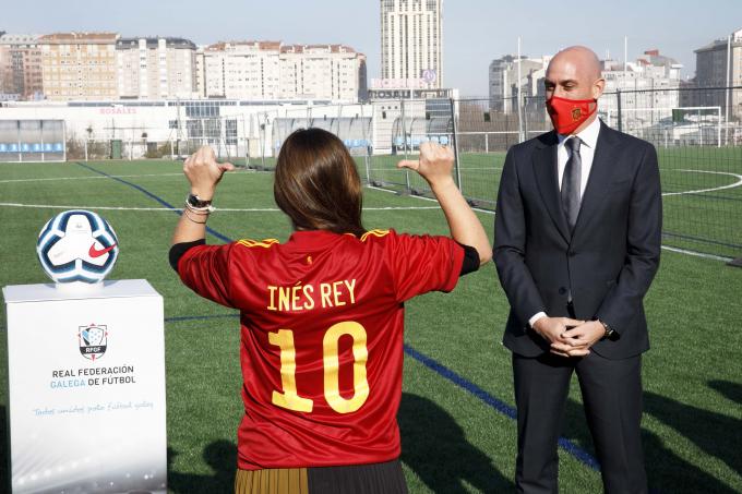 Bergantiños, aliviado y tranquilo, e Inés Rey espera retorno del canon por el España-Islandia en Riazor Bergantiños, aliviado y tranquilo, e Inés Rey espera retorno del canon por el España-Islandia en Riazor