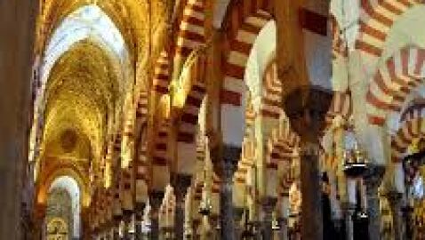 Patio de columnas de la Mezquita Catedral