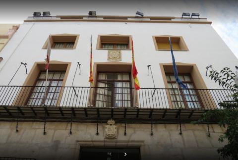 El gobierno de Vinaròs se reduce a 8 ediles tras la polémica El gobierno de Vinaròs se reduce a 8 ediles tras la polémica
