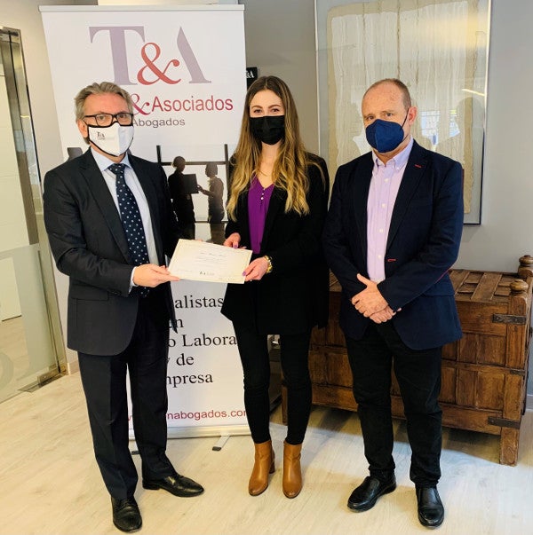 La UJI y Tudón Abogados libran el premio al mejor TFG en Relaciones Laborales y Recursos Humans L'estudiando Ana María Stoica ha recibido el premio por su trabajo sobre el permiso para la cura del lactante La UJI y Tudón Abogados libran el premio al mejor TFG en Relaciones Laborales y Recursos Humans L'estudiando Ana María Stoica ha recibido el premio por su trabajo sobre el permiso para la cura del lactante