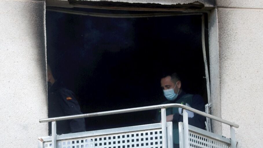  Miembros de la Guardia Civil en las instalaciones de la residencia de Moncada a primera hora