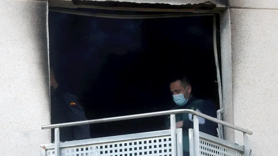 Miembros de la Guardia Civil en las instalaciones de la residencia de Moncada a primera hora Miembros de la Guardia Civil en las instalaciones de la residencia de Moncada a primera hora