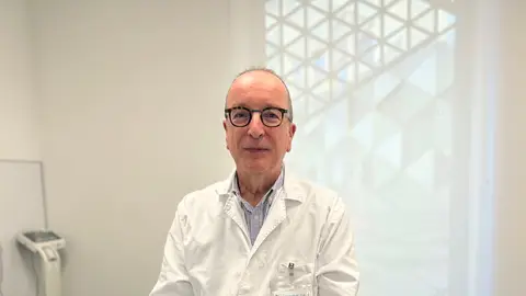 Doctor Luis Manuel Entrenas Jefe de servicio de Neumología del Hospital Quirón salud Córdoba.