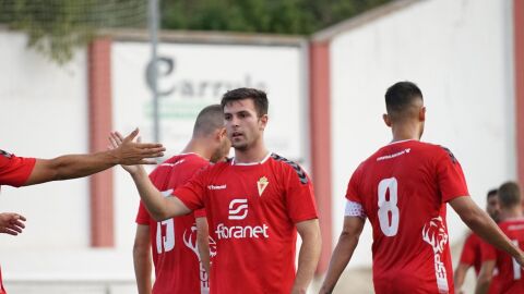 Guille Lozano celebra un gol en pretemporada con la camiseta del Real Murcia