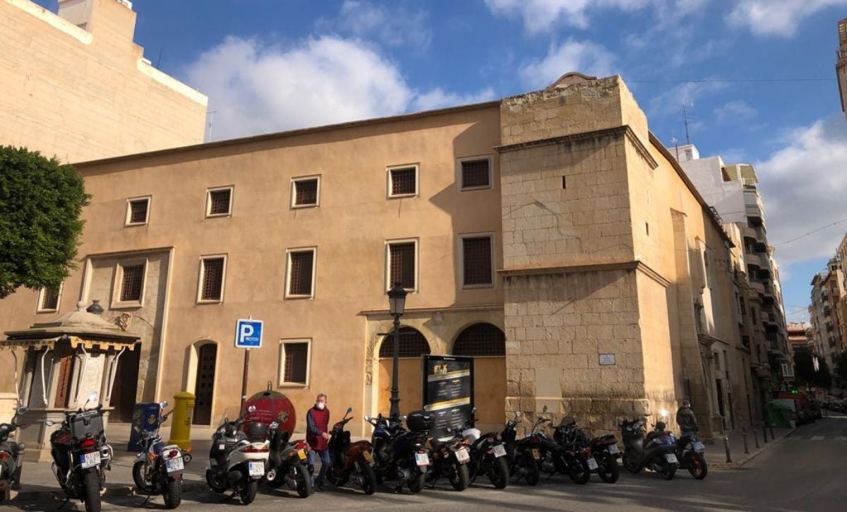 El Círculo Empresarial de Elche y Comarca aboga también por transformar el antiguo convento Las Clarisas en un hotel El Círculo Empresarial de Elche y Comarca aboga también por transformar el antiguo convento Las Clarisas en un hotel