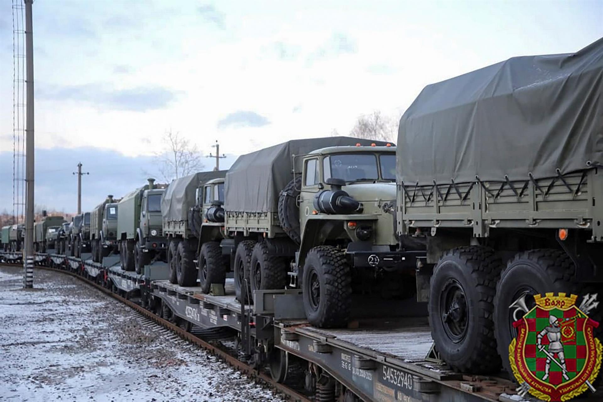 Rusia niega estar planteando un ataque contra Ucrania, pero avisa de que podría emprender acciones militares Rusia niega estar planteando un ataque contra Ucrania, pero avisa de que podría emprender acciones militares