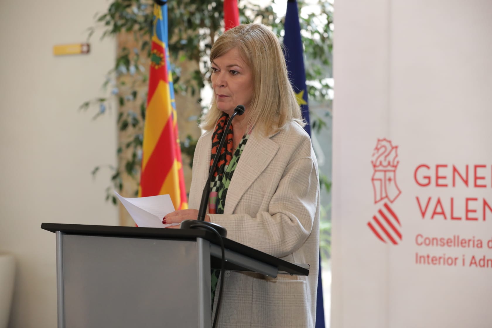 El Consell propone reformar las oposiciones con menos temario y prácticas remuneradas El Consell propone reformar las oposiciones con menos temario y prácticas remuneradas