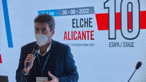 Carlos Maz&oacute;n en la presentaci&oacute;n de la d&eacute;cima etapa de la Vuelta