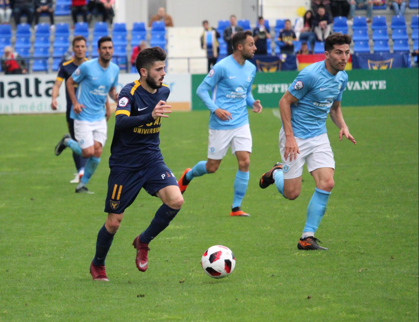 Isi Ros planta al Real Murcia y se marcha al UCAM Isi Ros planta al Real Murcia y se marcha al UCAM