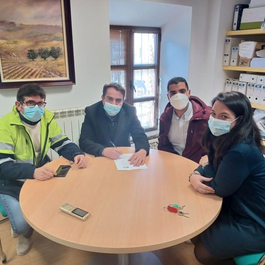 Moral de Calatrava ha firmado con una UTE para cambiar las luminarias de la localidad Moral de Calatrava ha firmado con una UTE para cambiar las luminarias de la localidad