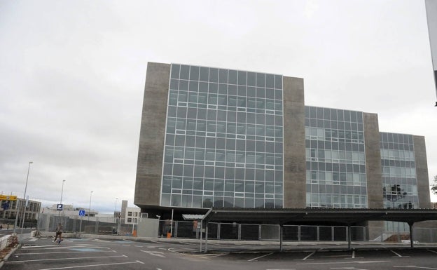 La Junta de Extremadura afirma que la sede de la Comisión Jurídica continuará funcionando en Badajoz, aunque se ampliará a otras sedes como Mérida o Cáceres La Junta de Extremadura afirma que la sede de la Comisión Jurídica continuará funcionando en Badajoz, aunque se ampliará a otras sedes como Mérida o Cáceres