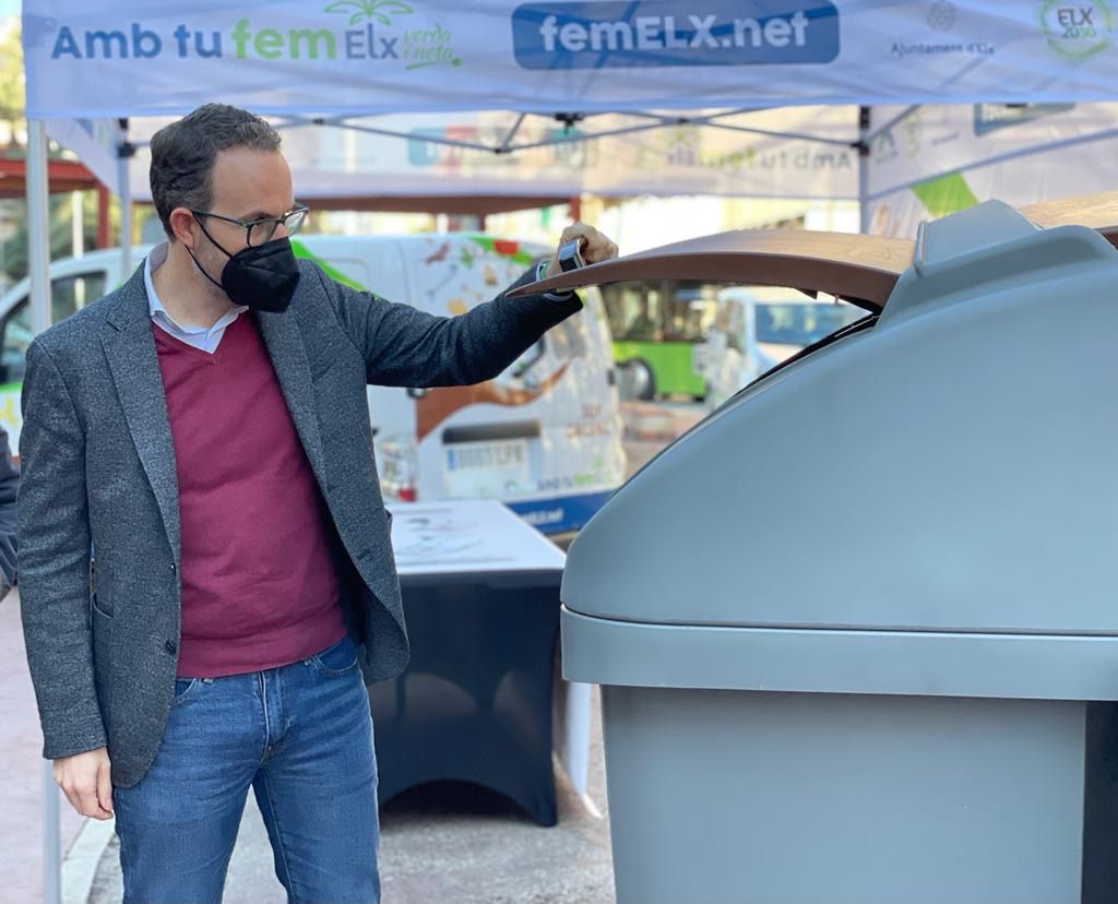 La instalación de los contenedores para materia orgánica consolida la apuesta ilicitana por la gestión sostenible de los residuos La instalación de los contenedores para materia orgánica consolida la apuesta ilicitana por la gestión sostenible de los residuos