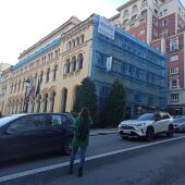 Caravana de coches protestando los trabajadores de Alu Ibérica en Oviedo 