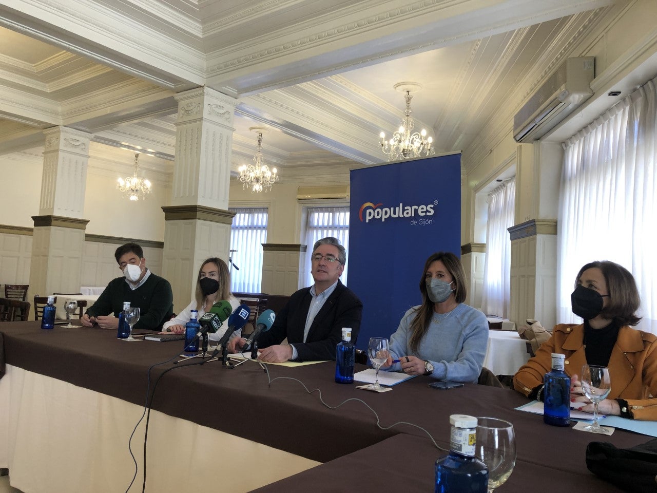 El PP tiende la mano a formar "frentes comunes" para que Gijón avance El PP tiende la mano a formar "frentes comunes" para que Gijón avance