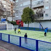 Ourense moderniza as súas canchas multixogos coa inauguración dunha nova instalación no barrio da Cuña Ourense moderniza as súas canchas multixogos coa inauguración dunha nova instalación no barrio da Cuña
