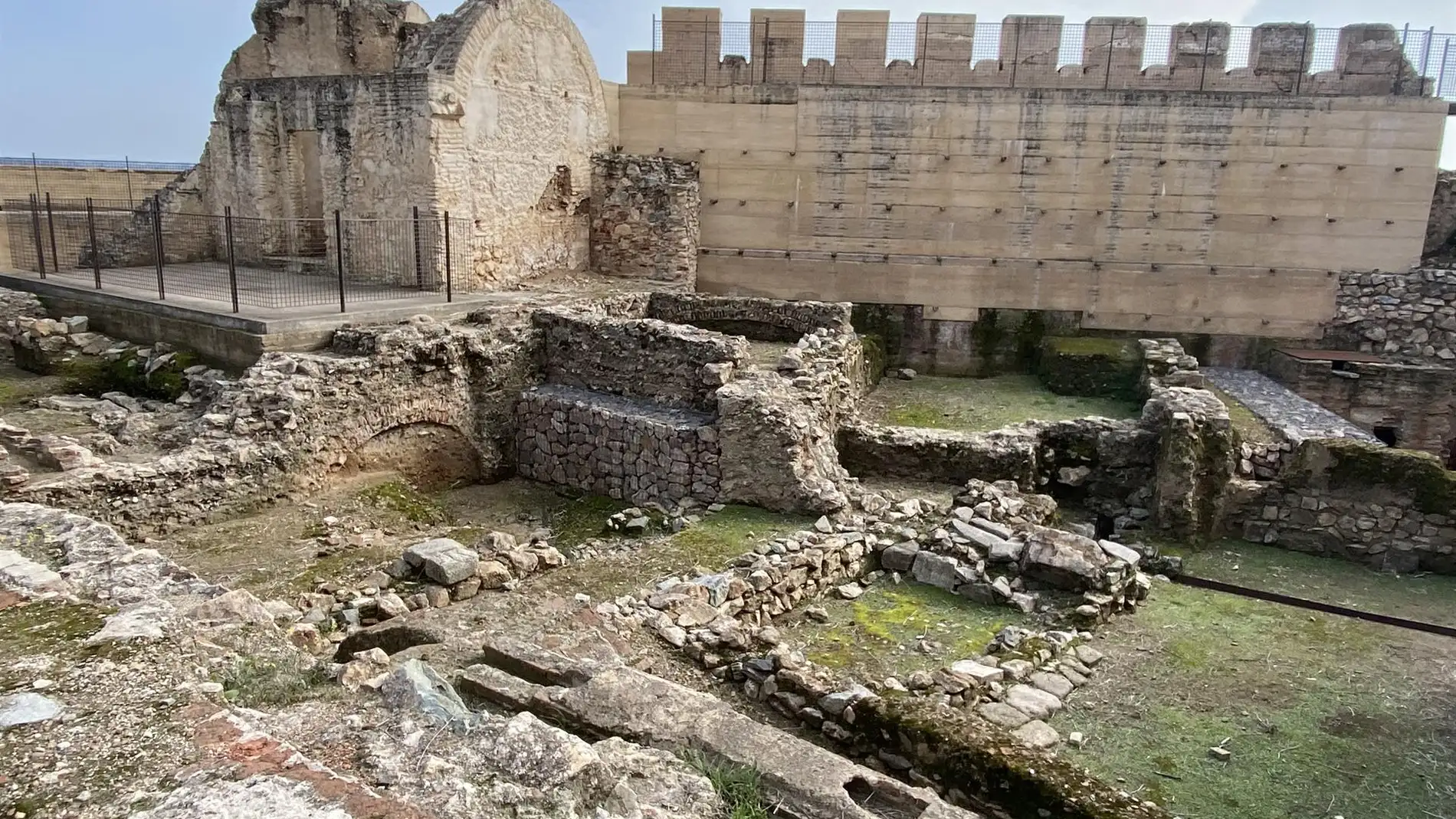 Concluida la obra de los yacimientos arqueológicos de la Alcazaba de Badajoz, tanto en la zona del Alpendiz como en la zona de la Coracha
