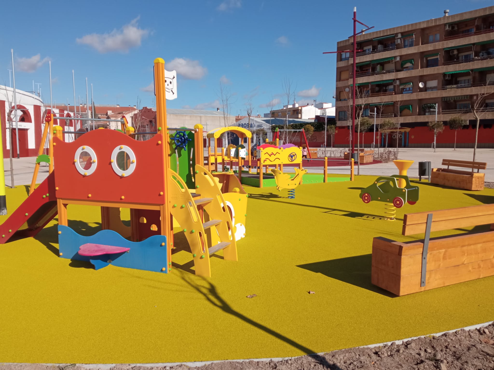 Ya se puede disfrutar el nuevo espacio para niños junto a la Plaza de Toros Ya se puede disfrutar el nuevo espacio para niños junto a la Plaza de Toros