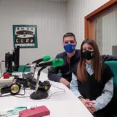 Mamen y Pedro, padres de Álvaro, en los estudios de Onda Cero Valdepeñas Mamen y Pedro, padres de Álvaro, en los estudios de Onda Cero Valdepeñas