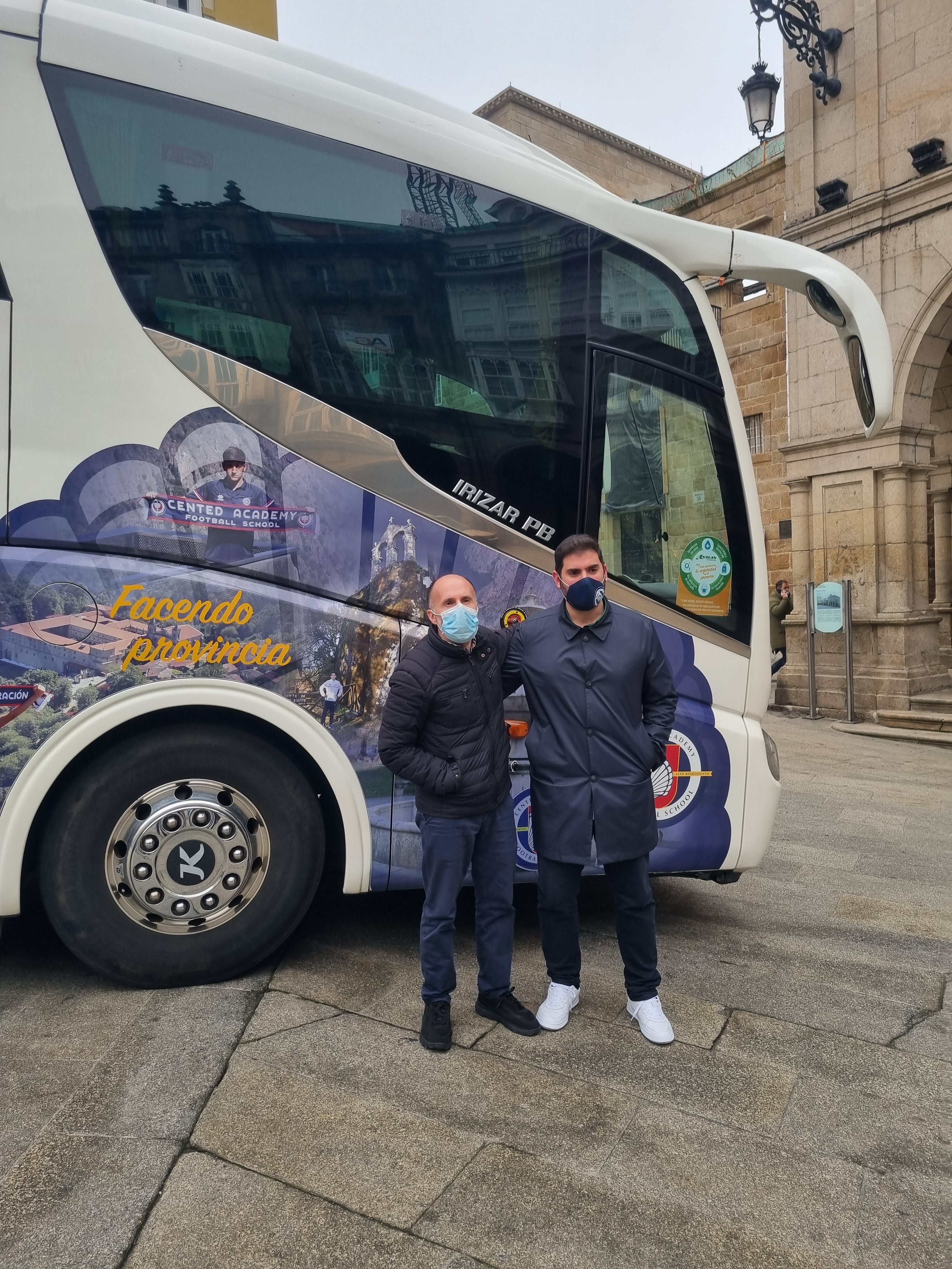 O autobús do Clube de fútbol CENTED Academy promocionará os atractivos de Ourense O autobús do Clube de fútbol CENTED Academy promocionará os atractivos de Ourense