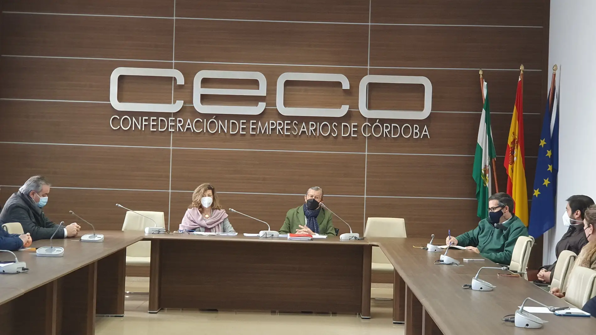 Vicente Serrano deja la presidencia de la AOC 