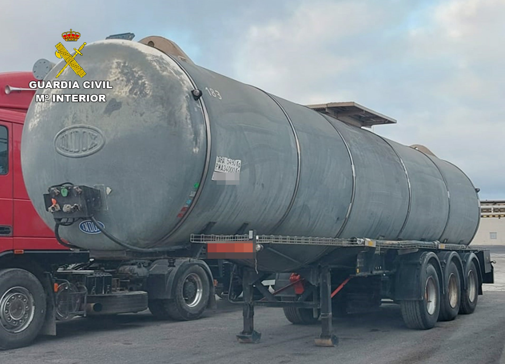 La Guardia Civil pone al descubierto una nueva ruta de introducción de droga procedente del norte de África, a través de las Islas Canarias La Guardia Civil pone al descubierto una nueva ruta de introducción de droga procedente del norte de África, a través de las Islas Canarias