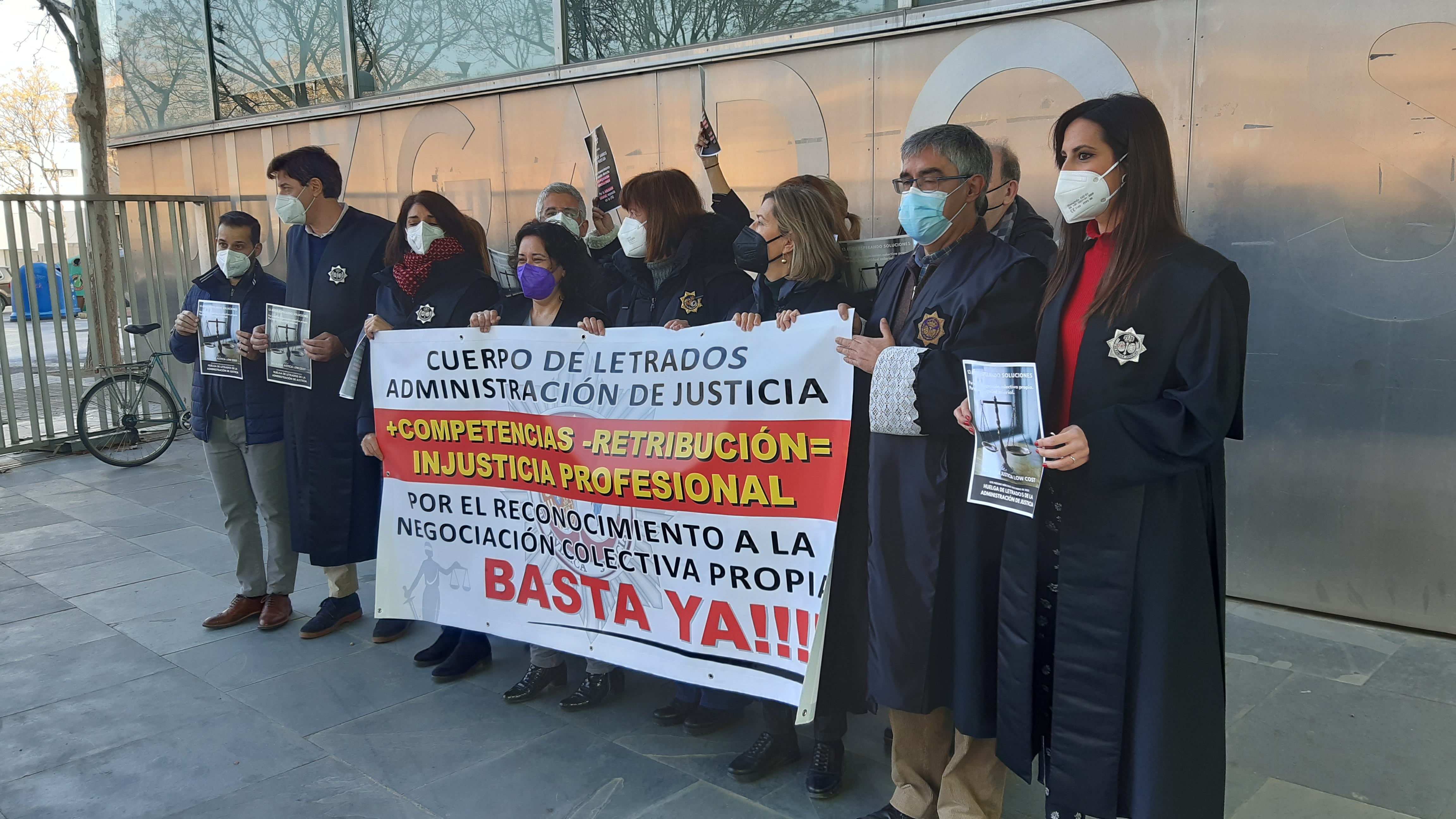 Los letrados de la Administración de Justicia de Ciudad Real secundan la huelga para pedir mejoras laborales Los letrados de la Administración de Justicia de Ciudad Real secundan la huelga para pedir mejoras laborales
