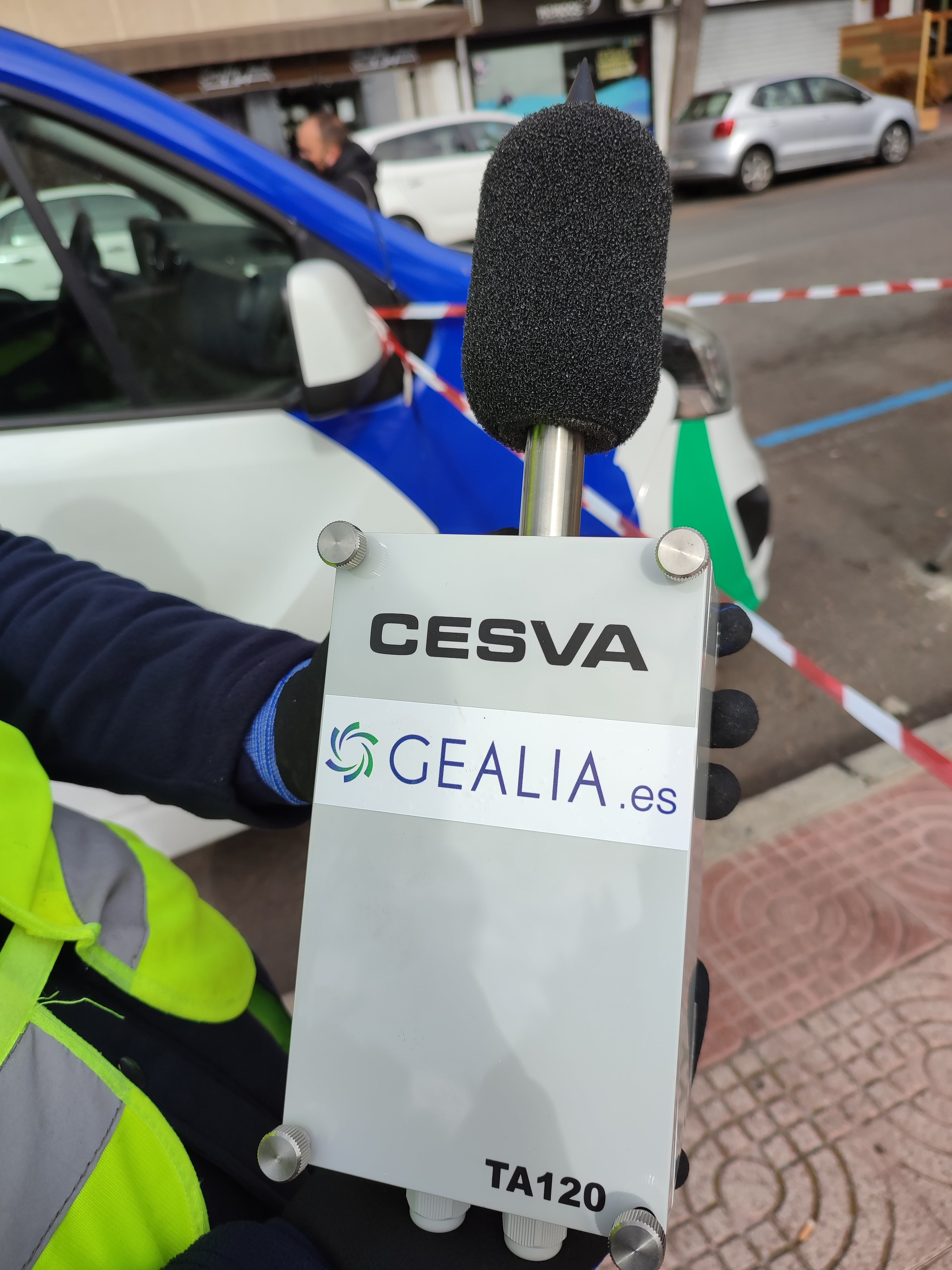 Comienza la instalación de sensores de ruído en El Torreón. Comienza la instalación de sensores de ruído en El Torreón.