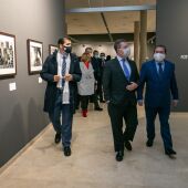 El presidente de Castilla-La Mancha, Emiliano García-Page, ha mantenido una reunión con el alcalde de Puertollano, Adolfo Muñiz, en el Museo Cristina García Rodero