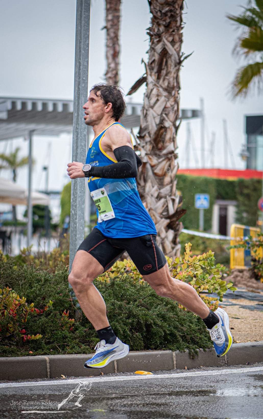 Alberto Rivera no para de correr y se estrena en la media maratón de Santa Pola con un tiempazo de 1:09:39 Alberto Rivera no para de correr y se estrena en la media maratón de Santa Pola con un tiempazo de 1:09:39