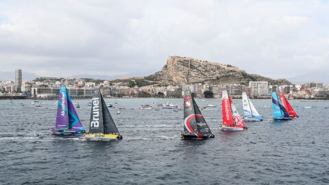 &#39;The Ocean Race&#39; en la bahía de Alicante 