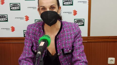 Eva Mas&iacute;as en los estudios de Onda Cero Ciudad Real
