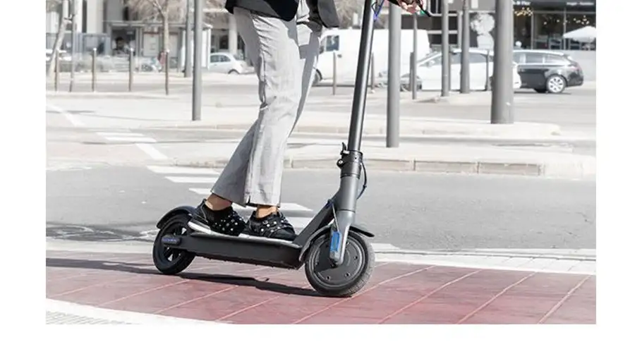 Patinete eléctrico. ONDA CERO ALMERIA